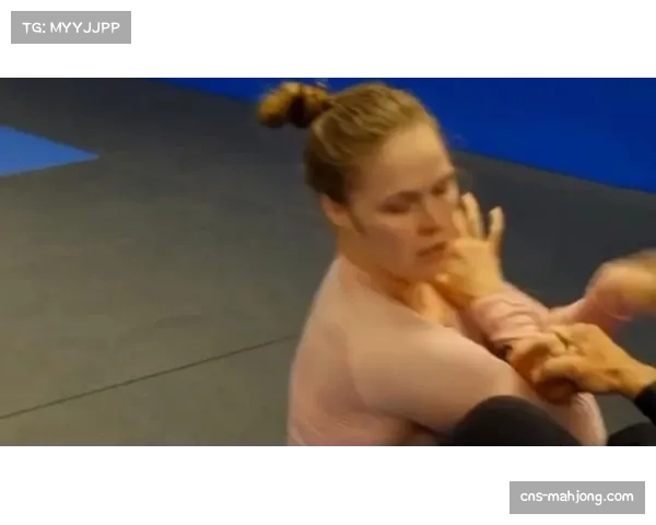 隆达罗西坦言产后恢复不易 从训练中重拾对MMA热爱 隆达罗西坦言产后恢复不易 从训练中重拾对MMA热爱